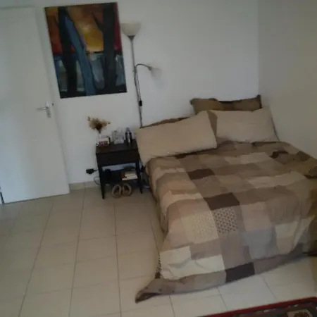 53 M2 En Rdc Maison, Jardin, à 50 M