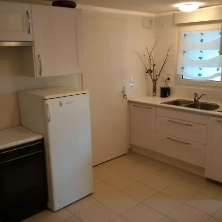 53 M2 En Rdc Maison, Jardin, à 50 M